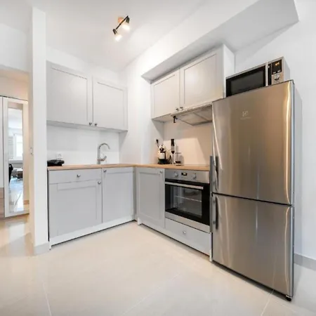 Luxury On The Main דירה *