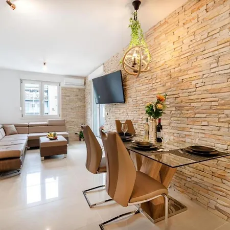 דירה Luxury On The Main