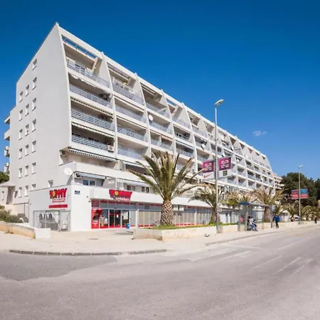 Luxury On The Main דירה *